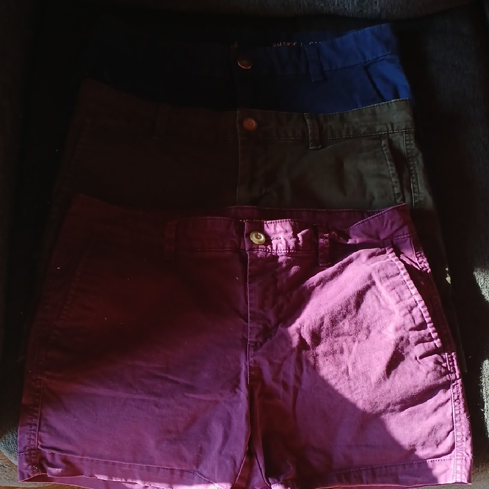 GAP Women's Shorts - Navy, Olive, Burgundy